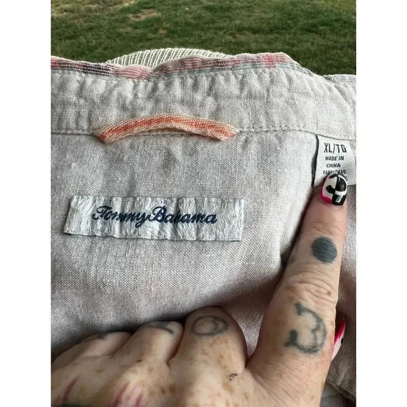 Tommy Bahama men’s flannel button up peach and gray plaid extra large - Picture 5 of 5